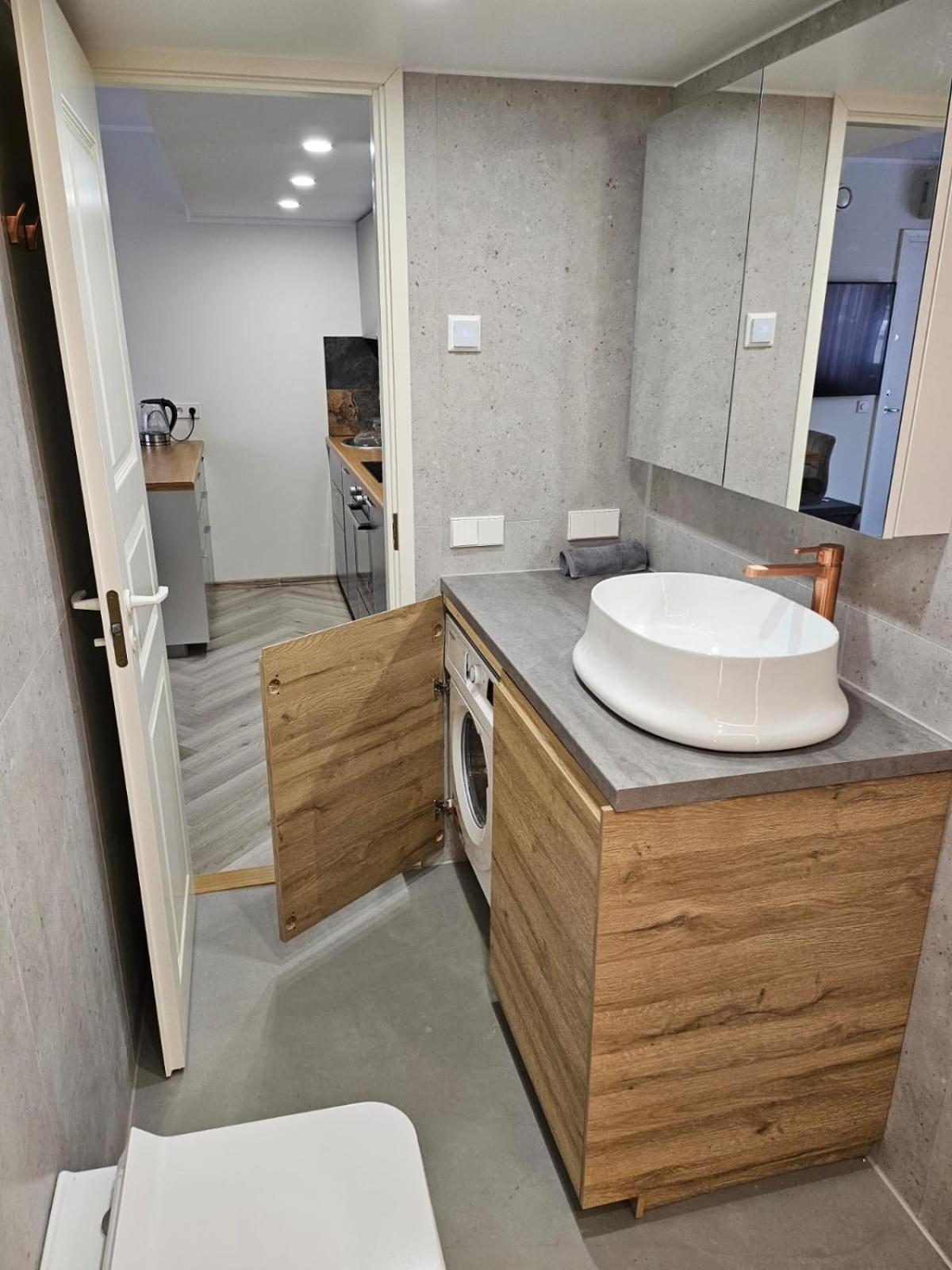 Appartement Stylish 1 Bedroom With Full Kitchen And Bathroom In Kadriorg, Centre Tallinn